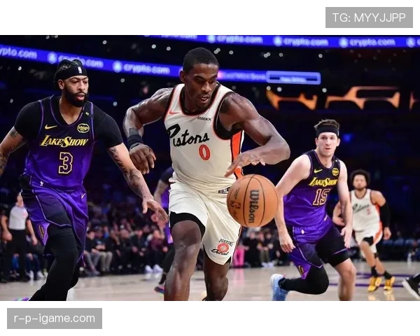 杜伦篮板统治力惊人,球队战绩强势攀升引关注