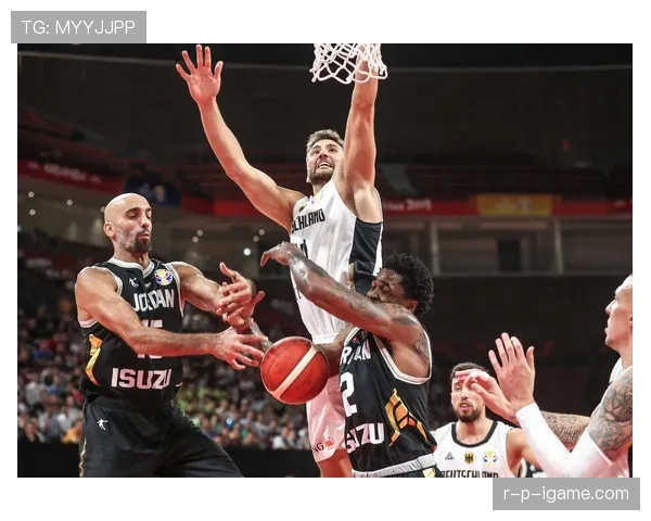 克勒贝尔末节爆发引领独行侠逆转，铁塔防守锁定胜局