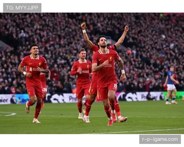 伊普斯维奇逆转取胜，彰显英超球队顽强斗志与拼搏精神