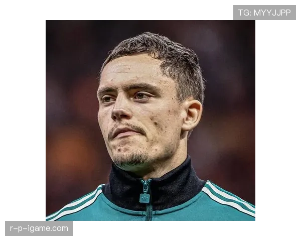 英超球员专访:揭秘顶级联赛背后的奋斗与梦想 英超球员专访:揭秘顶级联赛背后的奋斗与梦想