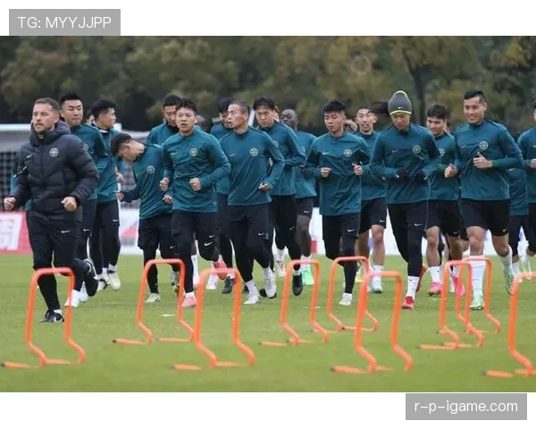 中超各队训练状态回升，球员士气高涨全力备战新赛季