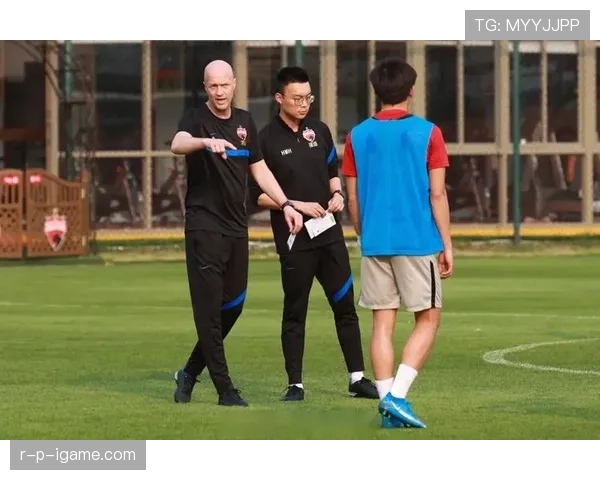 克鲁伊夫战术执行力深度解析:揭秘球队成功的核心要素与未来演进趋势 克鲁伊夫战术执行力深度解析:揭秘球队成功的核心要素与未来演进趋势