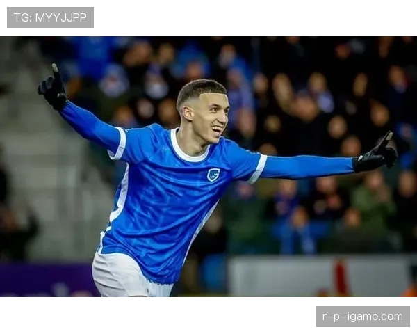 亨克本赛季进攻数据表现稳健，场均射门与关键传球数位居联赛前列