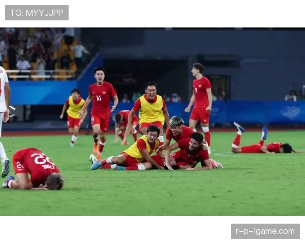 亚运会足球赛最新进展：赛程过半，争冠形势初现