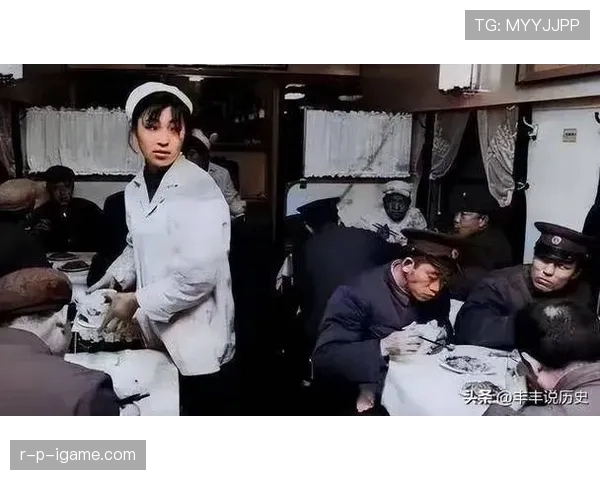 小威廉姆斯刚发的遛娃照——后院那块草坪把我这辈子工资给比下去了