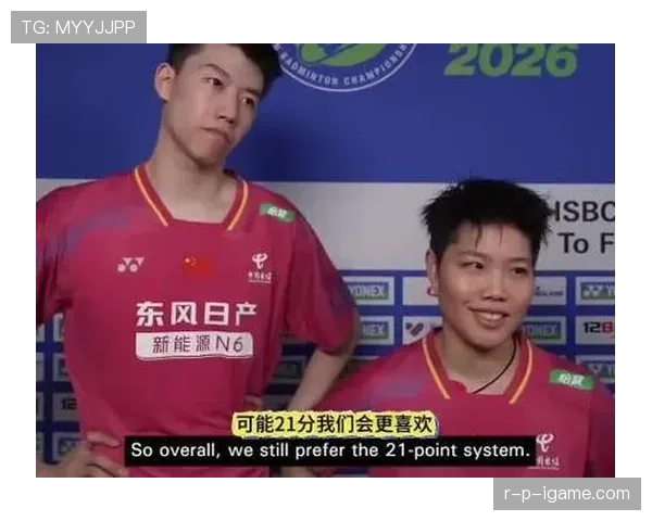 黄东萍训练完顺手拎两袋蛋白粉回家，这自律我真跟不上